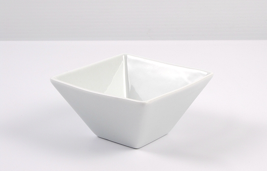 Bowl Pyramid Square 3.75" x 3.75" x 2" MK