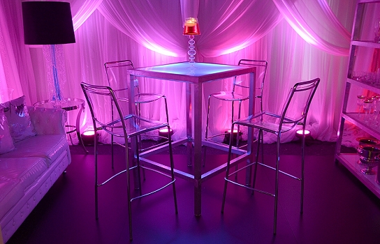 Illuminated Cocktail Table (high)