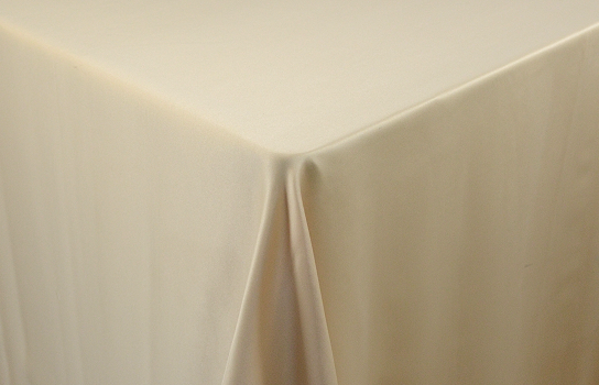 Tablecloth Lt Gold Duchess 156" x 90" Rectangle